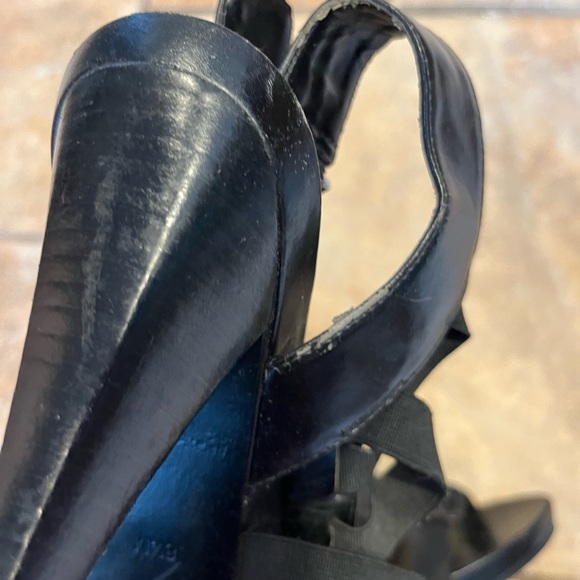 🔴 Marc Fisher Strappy black heels size 8.5 sandals - Picture 3 of 5